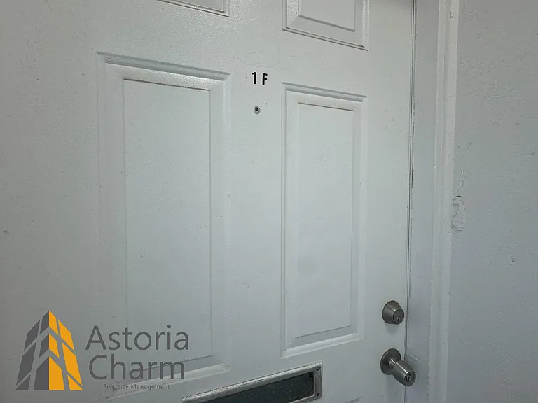 2102 Maryland Ave #1F — Photo 2