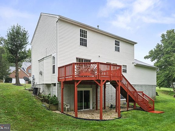 5th image of 9912 Graystone Dr