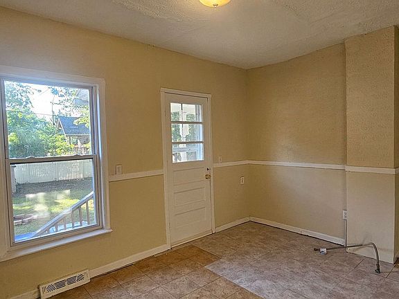 4th image of 1278-1280 Marlowe Ave