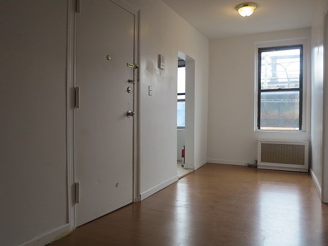 1st image of 699 Broadway APT 3L