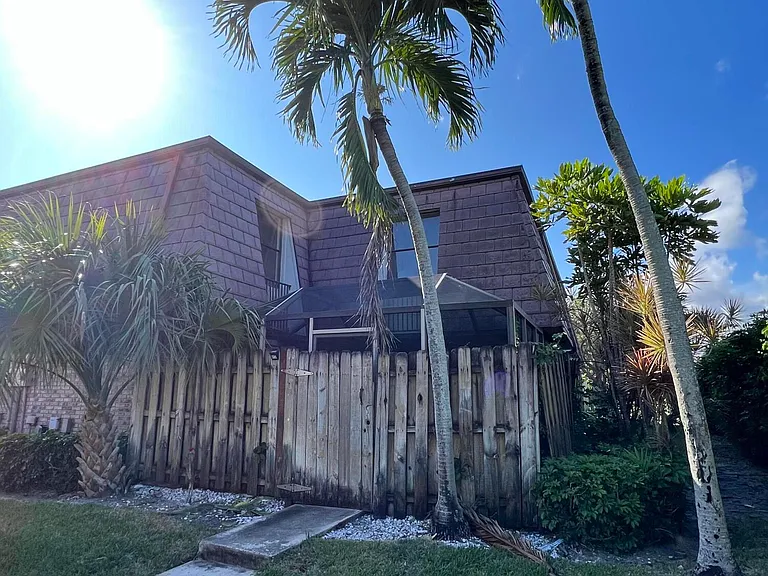 7482 Courtyard Run E #E — Photo 2