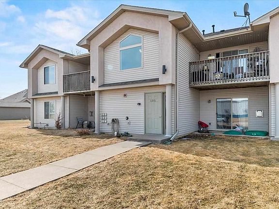 3rd image of 1315 Jones Blvd #8