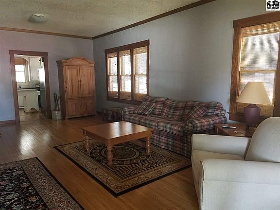 3rd image of 1423 N Main St