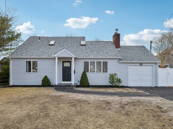 68 Johnson Lane, Bay Shore, NY 11706
