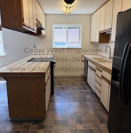 4th image of 2910 Polaris St