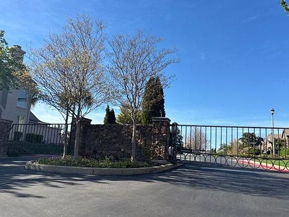 2nd image of 1809 Swan Falls Ln