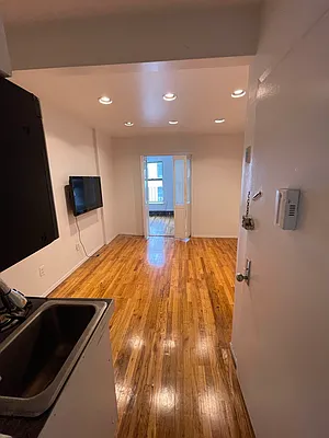 Rented by KNOCKKNOCK LLC | media 1