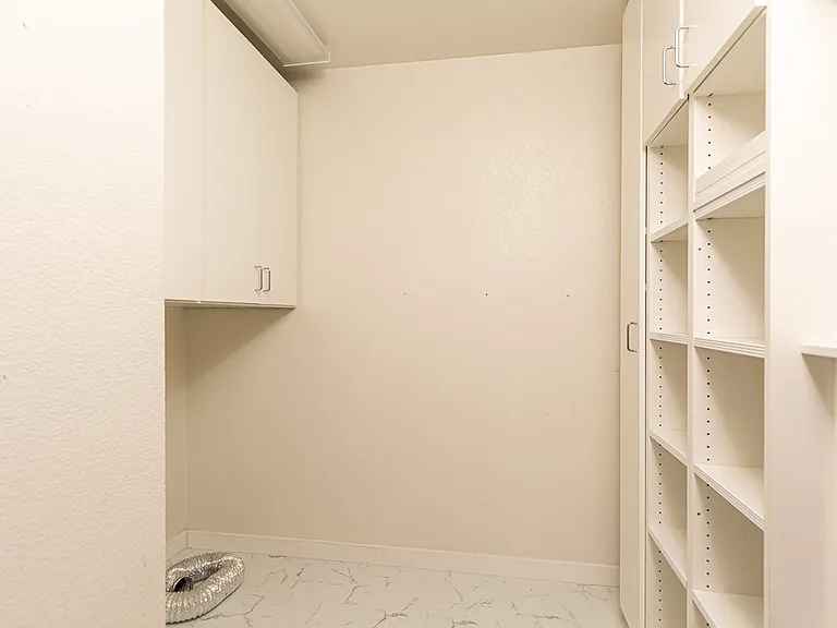 545 Toota Ct — Photo 16
