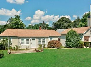 15 Entrance Way, Valhalla, NY 10595