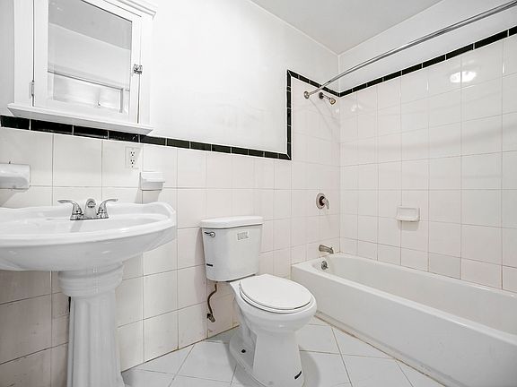 4th image of 365 W 120th St #1A