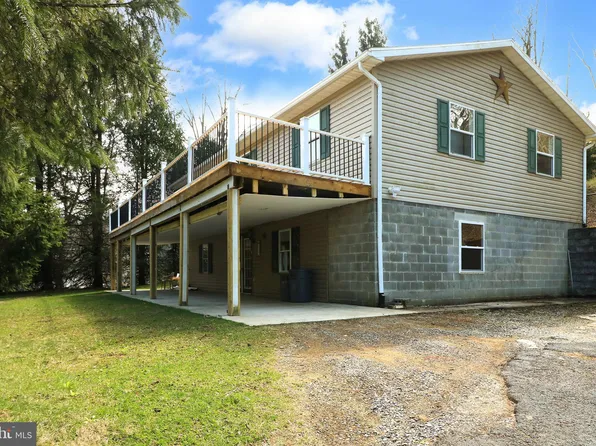 312 N High St, Port Matilda, PA 16870