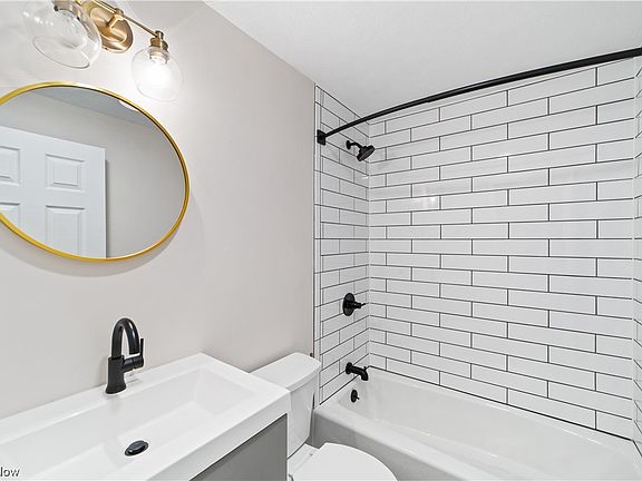 4th image of 12966 Fountain Ct