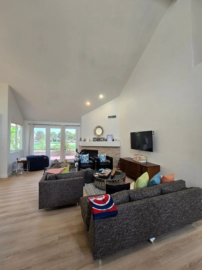 Stunning Golf Course And Water Views In Guard-Gated Spanish Trail! — Photo 3