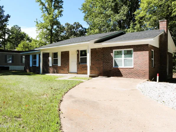 1233 Briscoe Rd, Holly Springs, MS 38635
