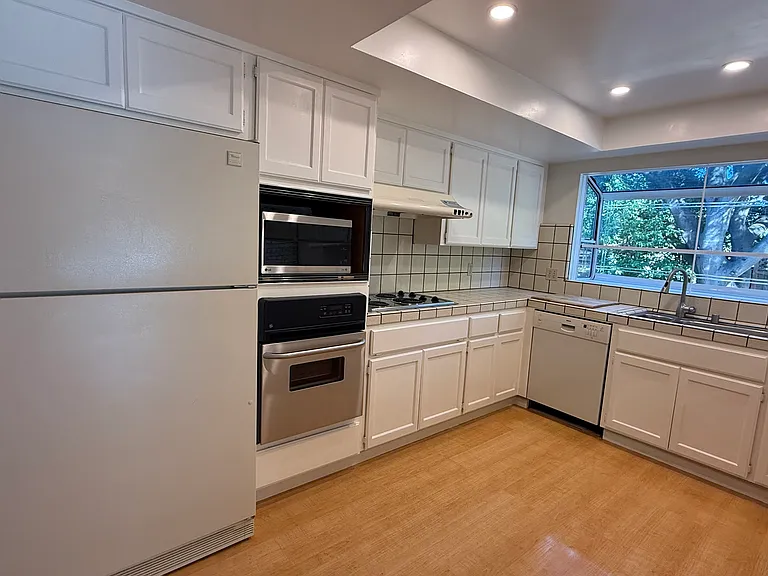 13048 Apollo Way — Photo 3