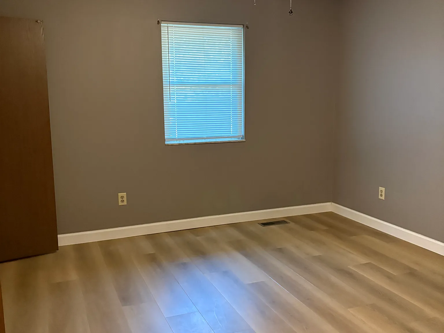 2 bed, 1.5 bath, 1200 sqft, $1,290 — Photo 2