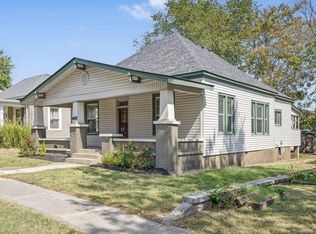307 3rd St, Monett, MO 65708