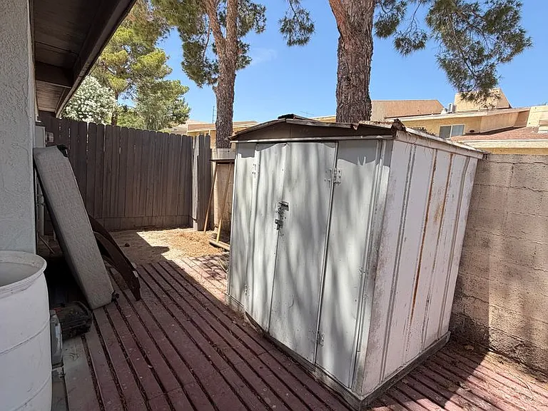 730 E 24th Pl — Photo 28
