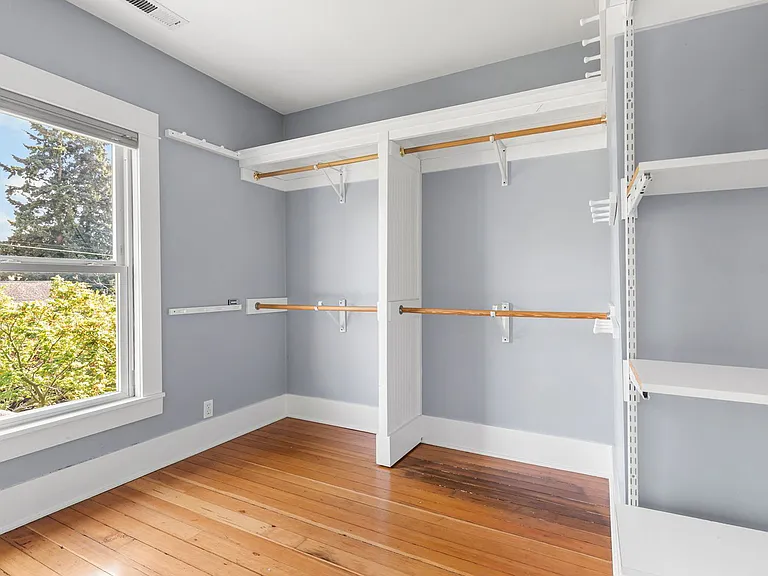 2047 N Sumner St — Photo 18