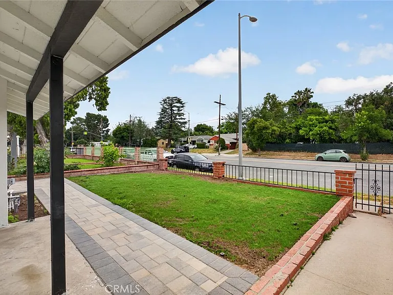 7359 Louise Ave — Photo 26