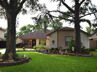 8602 Sunny Ridge Dr, Houston, TX 77095