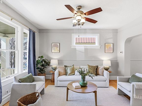 4th image of 3923 SE Main St