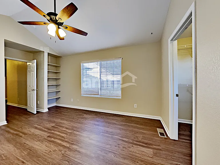 1638 S Buckley Way — Photo 7