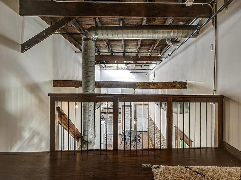 110 W Market St — Photo 26