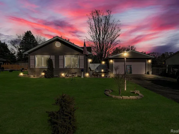 5280 Cecelia Ann Ave, Clarkston, MI 48346