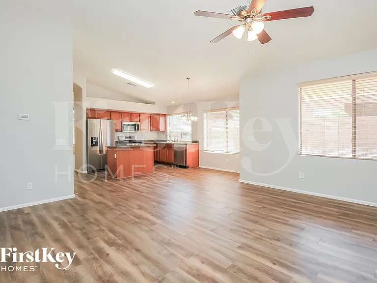 29882 N Broken Shale Dr — Photo 5