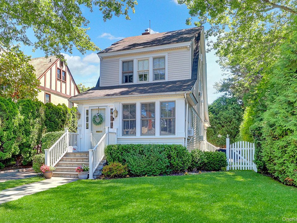 65 Roxbury Rd Garden City NY | Zillow