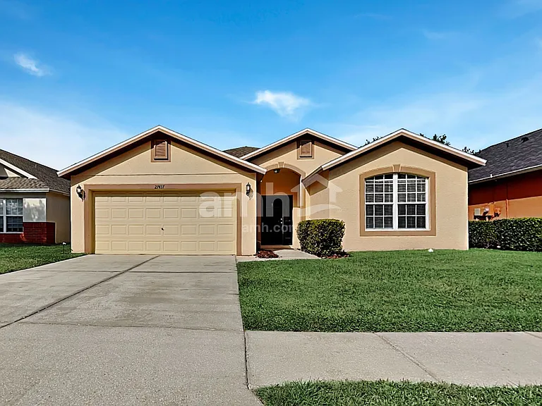 27437 Sugar Loaf Dr — Photo 1