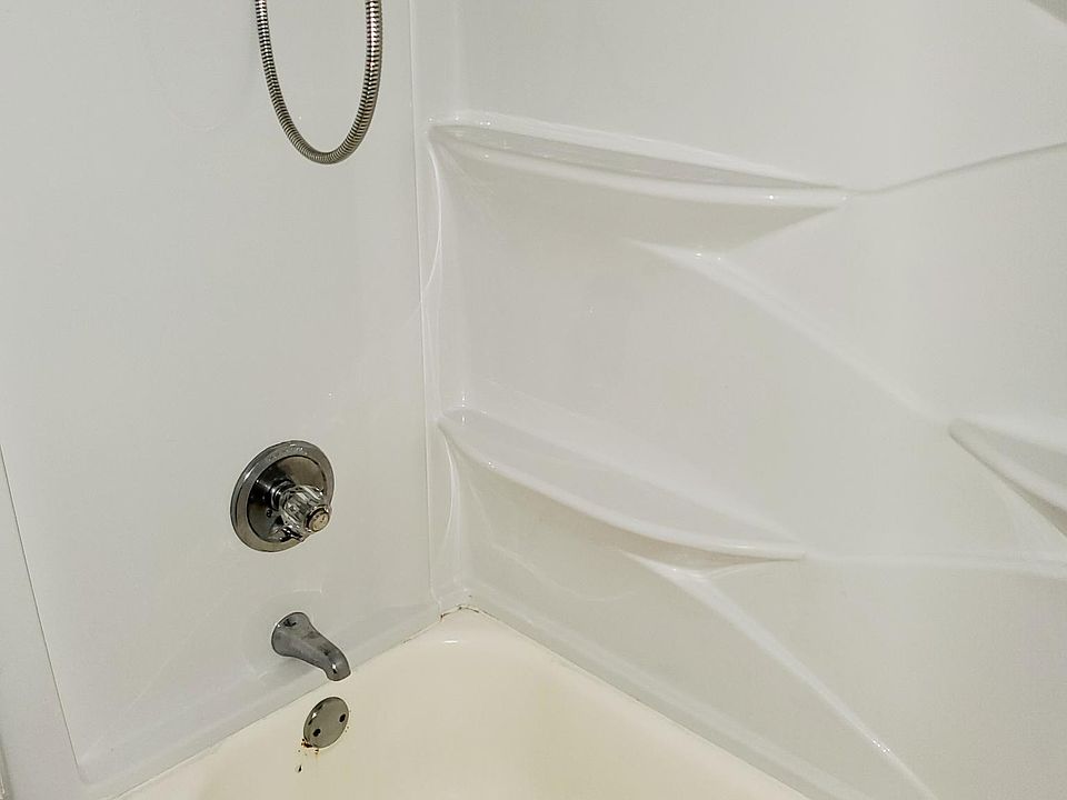 1st image of 2131 Grant Ave Floor 1