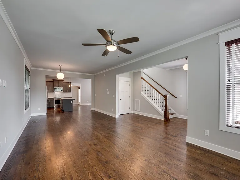 700A Eastland Ct — Photo 7