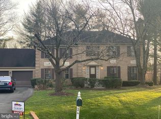 24 Pepperell Ct, Bethesda, MD 20817