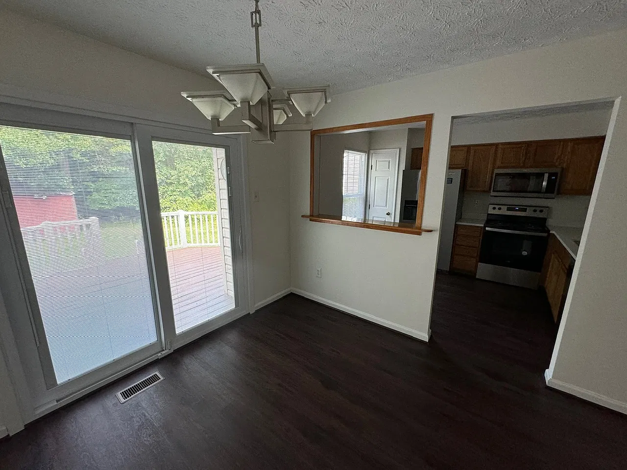 8724 Cresthill Ct — Photo 2