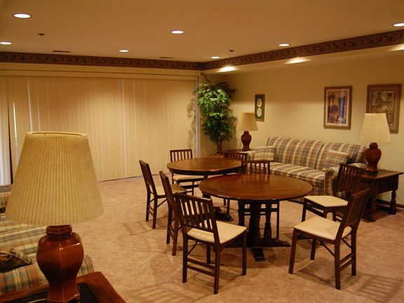 5th image of 1200 W Northwest Hwy #G51