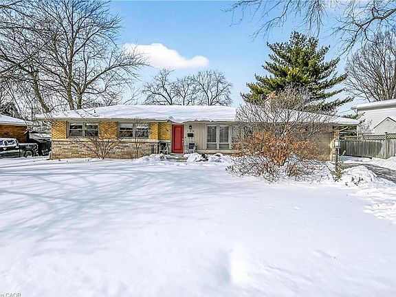 2nd image of 128 Oneida Blvd
