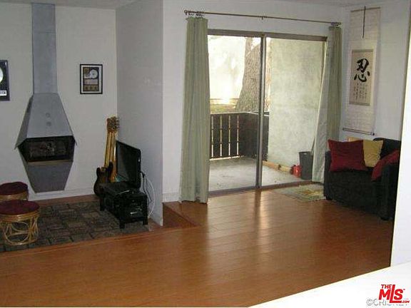 4th image of 18645 Hatteras St Unit 183
