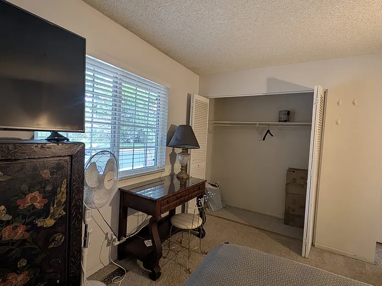 592 S Everett Ct — Photo 6