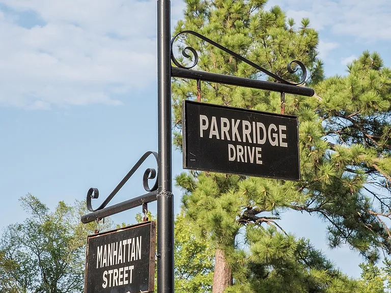 Parkview Apartments — Photo 7