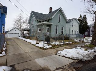 126 N 4th St, Aurora, IL 60505