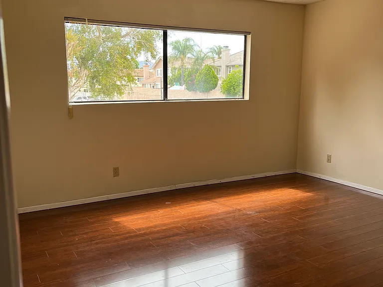 21815 Saticoy St #35 — Photo 6