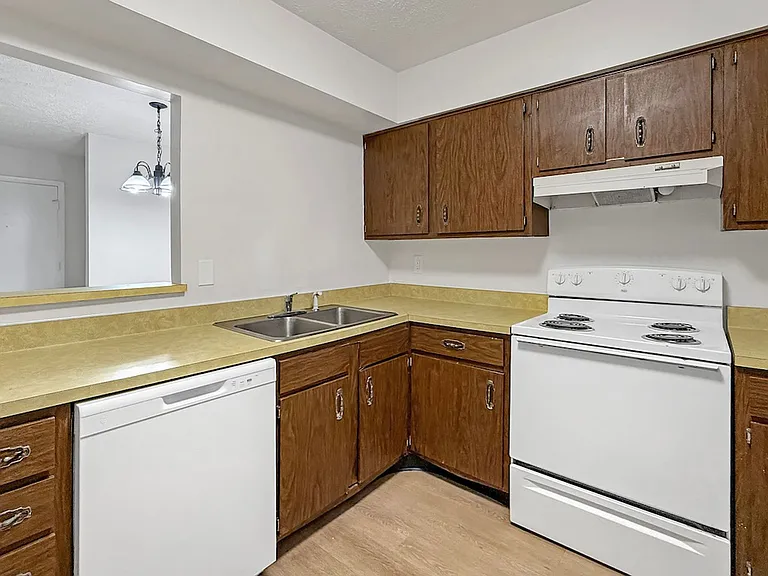 5564 E Virginia St — Photo 15