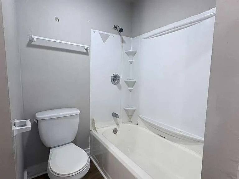 122 Derby Ave #2RR — Photo 7