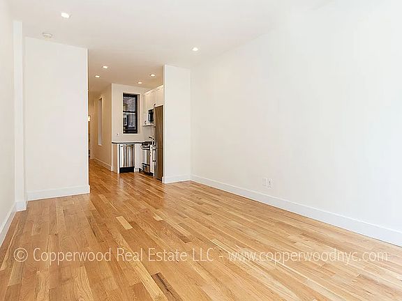 2nd image of 121 E 82nd St APT 16