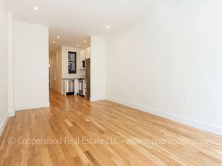 121 E 82nd St #16 — Photo 2