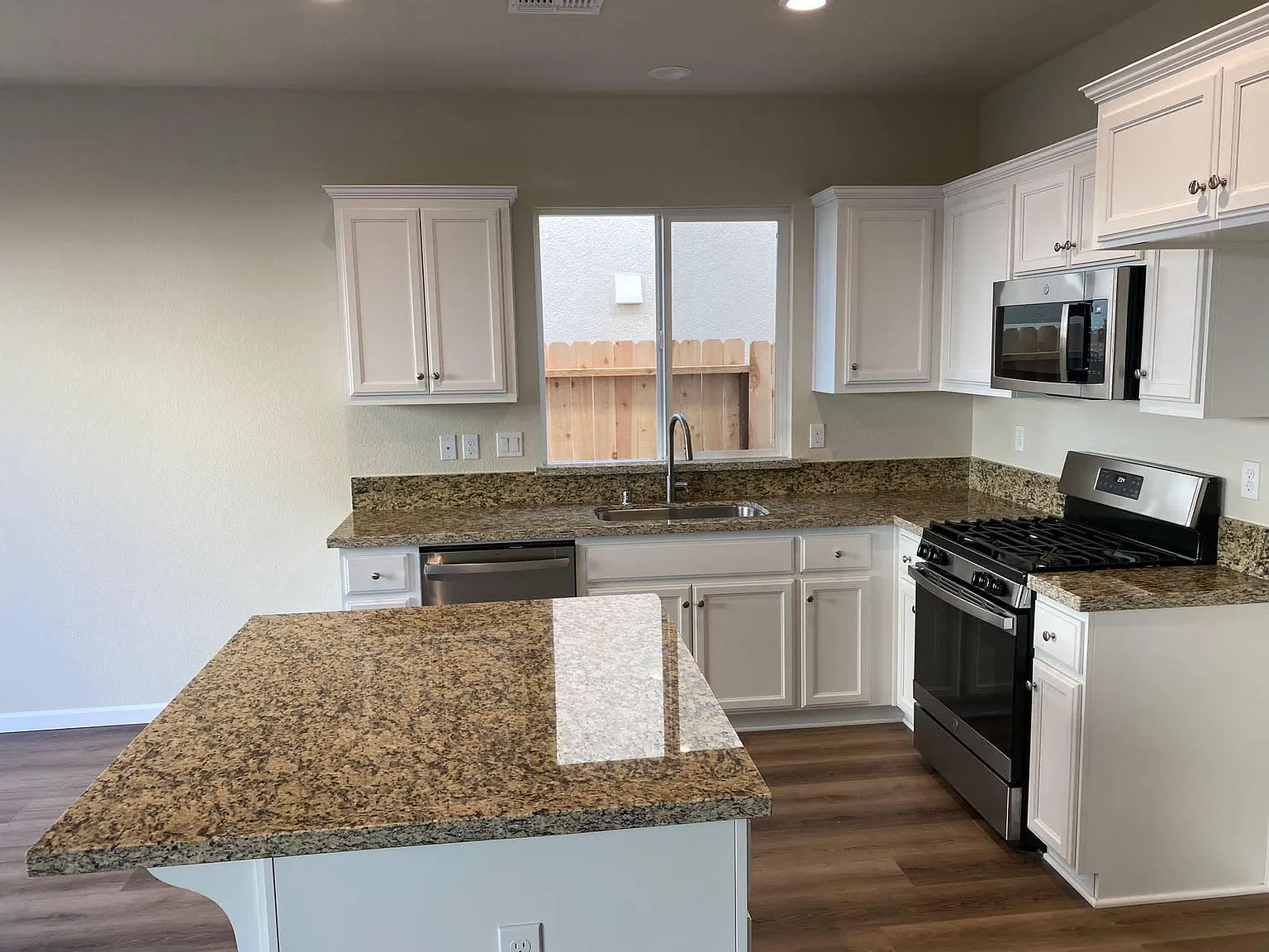 2712 Hawaiian Petrel Ave — Photo 3
