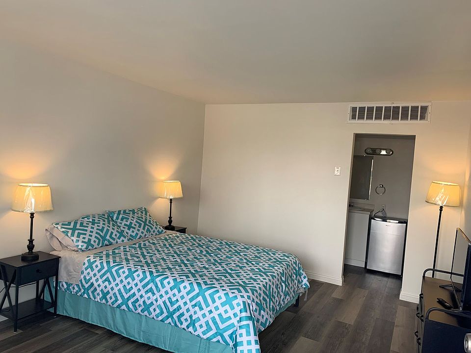 1st image of 200 S 8th St #106