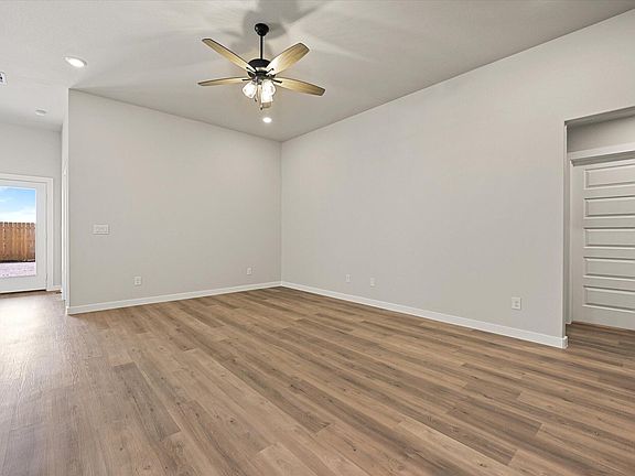 4th image of 2916 Durham Ave